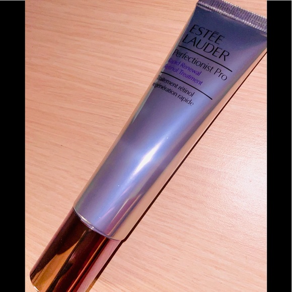 Estée Lauder Perfectionist Pro Rapid Renewal Retinol Treatment 1oz/30mL - Picture 3 of 10